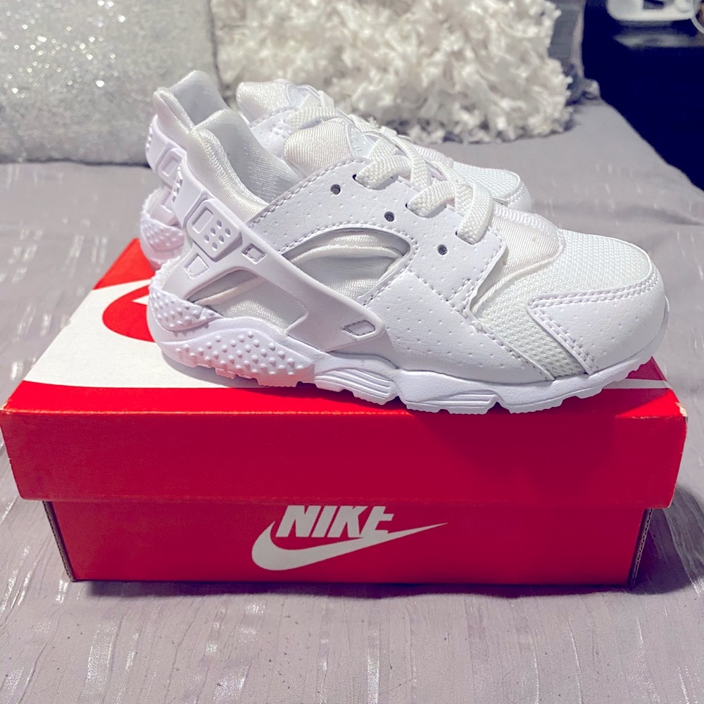 BRAND NEW Nike Huarache Run Sneakers Toddler SZ 8